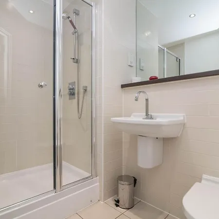 Vibrant 2 Bed 2 Bath Free Parking In Chinatown Apartment *