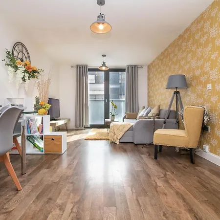Vibrant 2 Bed 2 Bath Free Parking In Chinatown Apartment Birmingham